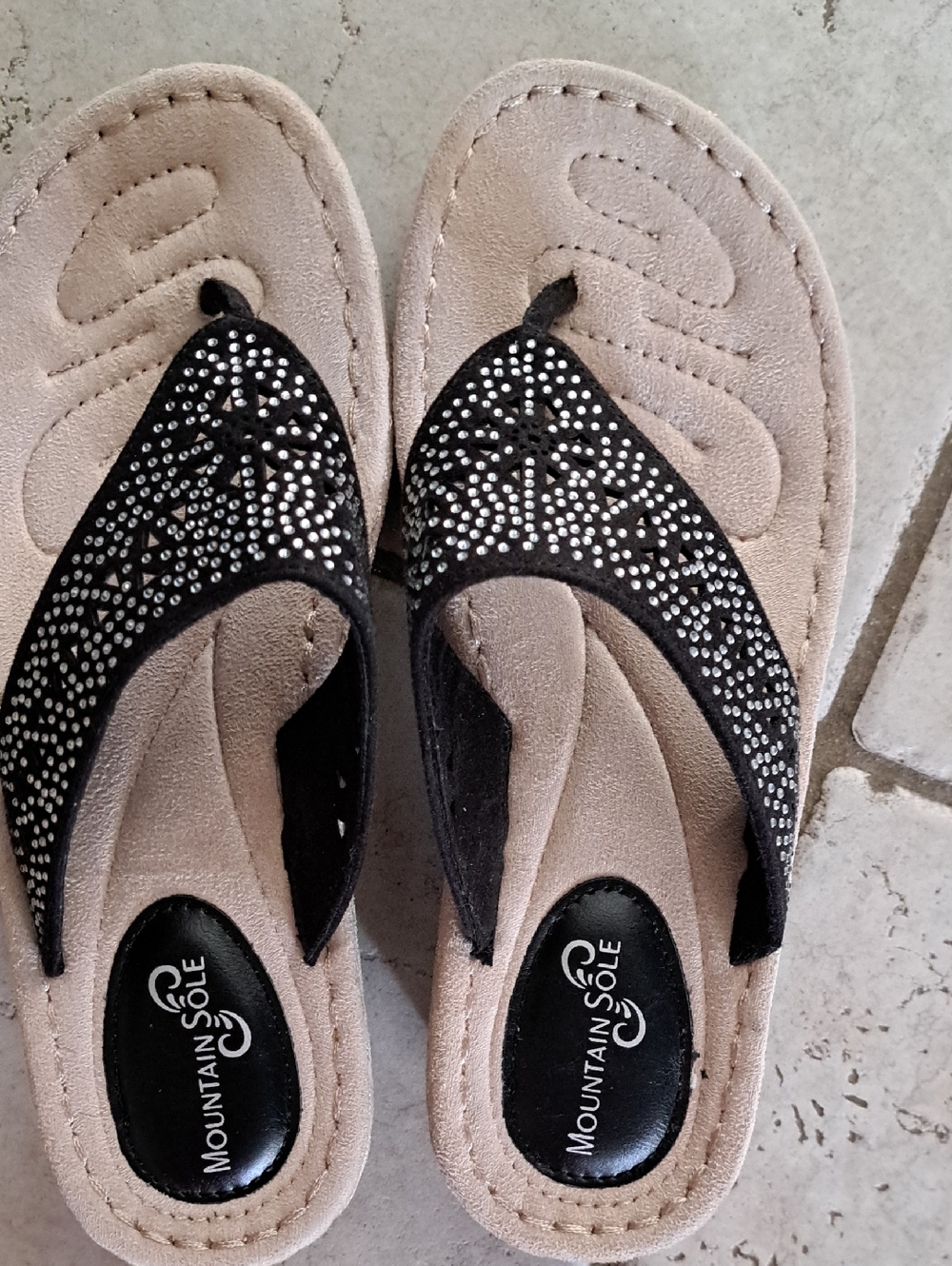 Mountain Sole Black and Cream Women's Sandals
